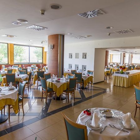 Hotel Atlas Alba Adriatica Eksteriør billede