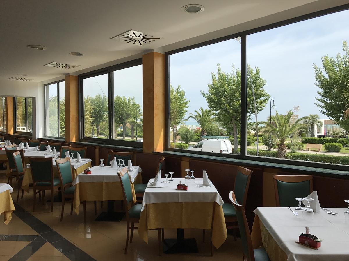 Hotel Atlas Alba Adriatica Eksteriør billede