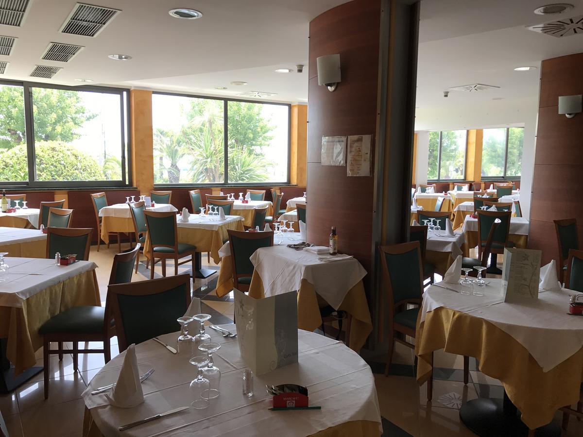 Hotel Atlas Alba Adriatica Eksteriør billede