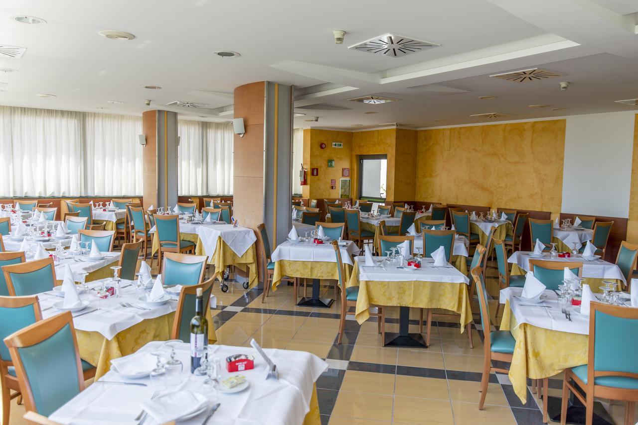 Hotel Atlas Alba Adriatica Eksteriør billede