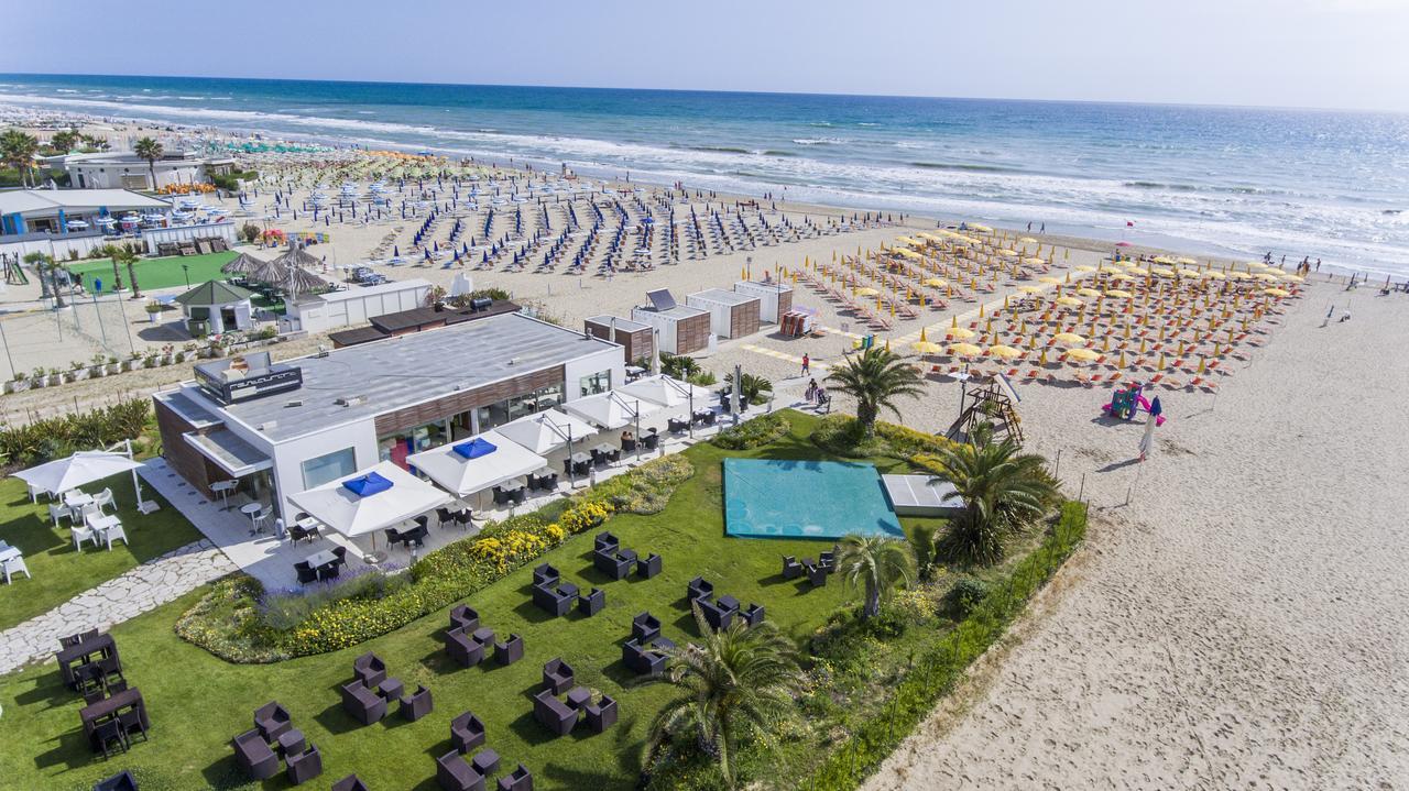Hotel Atlas Alba Adriatica Eksteriør billede