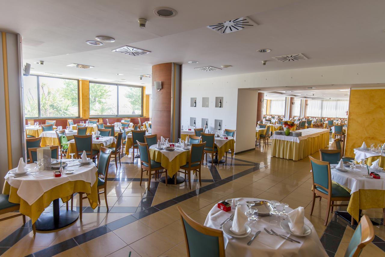 Hotel Atlas Alba Adriatica Eksteriør billede