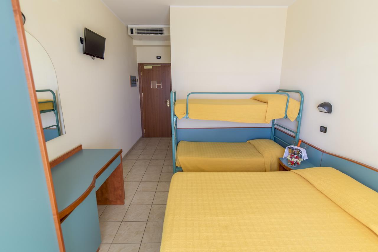 Hotel Atlas Alba Adriatica Eksteriør billede