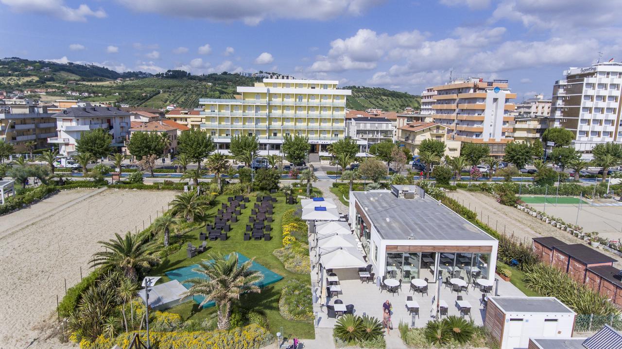 Hotel Atlas Alba Adriatica Eksteriør billede